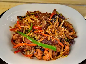 Chow Mi Fem De Carne Y Pollo