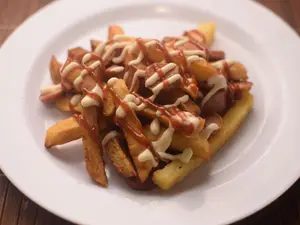 Bandeja salchipapa