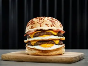 A caballo burger & papas