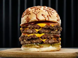 Cuádruple burger & fritas