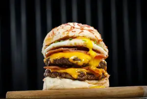 Lomito burger doble & papas