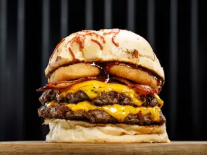 Onion ring triple & papas