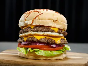 Super classic triple & papas