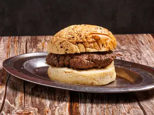 Hamburguesa casera c/fritas