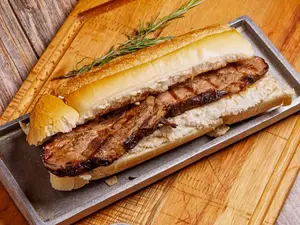 Sandwich de bondiola c/fritas