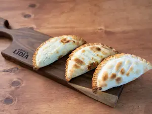 Empanada de jamón y queso
