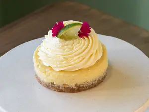 Key Lime pie  (mini cake)