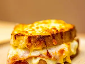 Tostado gratinado