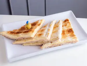 Tostado jamón y mozzarella 4un