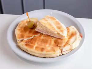 Tostado pan arabe o baguetin
