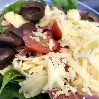 Ensalada con jamón crudo