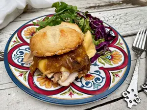 Sándwich de pollo, y queso