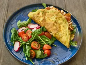 Wrap keto de palta y huevo