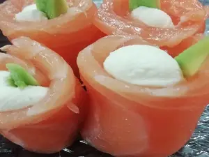 Geisha salmón palta, queso 5