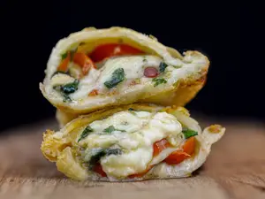 Empanada de Caprese al Horno