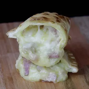 Empanada de Panceta y Provolone al Horno