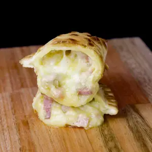 Empanada de Panceta y Provolone Frita