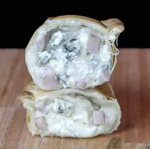 Empanada de Roquefort con Jamón al Horno