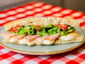 Schiacciata mortadela
