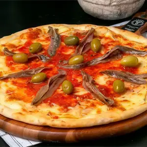 Gr muzzarella con anchoas