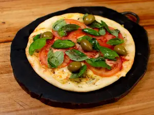 Gr napolitana con albahaca