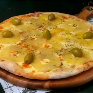 Pz muzzarella con jamón y ananá