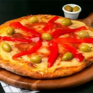 Pz muzzarella con jamón y morrones