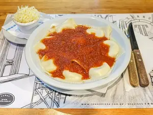 Raviolones