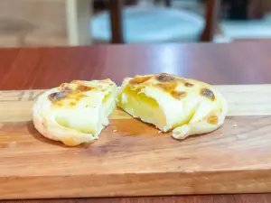 Empanada Cuatro Quesos