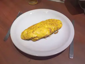 Omelette de jamón y queso