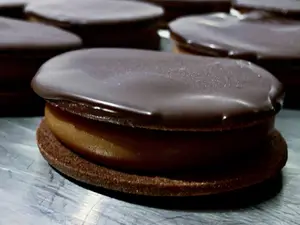 3 alfajores sablee chocolate