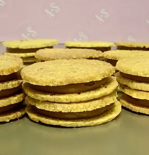 6 alfajores sablee nuez