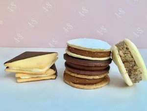 Media docena alfajores y lemon cookies