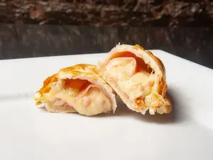 Empanada Jamón Y Roquefort