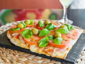 Pizza capresse (6 porciones)