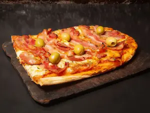 Pizza con panceta (6 porc.)