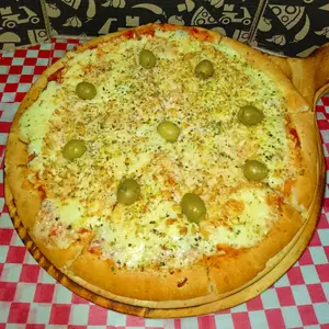 Pizza muzzarella con huevo