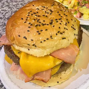 Hamburguesa grande jamón queso