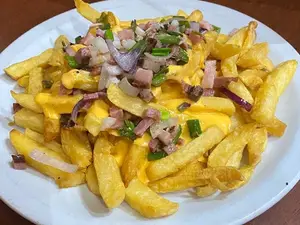 Papas fritas rock con verdeo