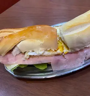 Sándwich suprema distinto