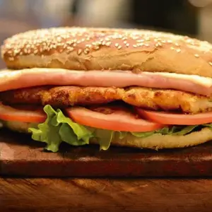 Sándwich suprema jamón y queso