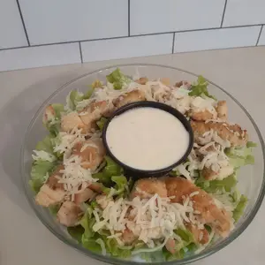 César con pollo crispy