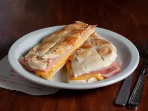 Arabe Jamón Y Queso