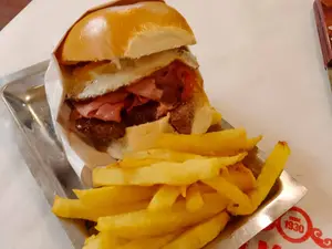 De lomito con huevo y panceta