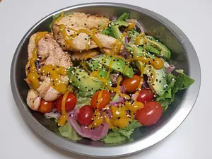 Ensalada De Pollo Con Palta