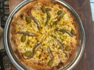 Anchoas y muzzarella