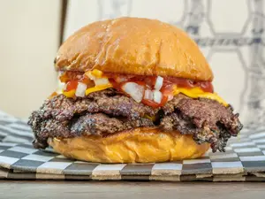 Doble 1/4 alvarez con papas