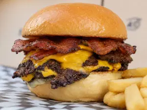 Doble cheesebacon con papas