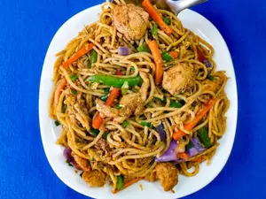 Tallarín de pollo xl