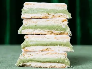 Alfajor blanco de pistacho